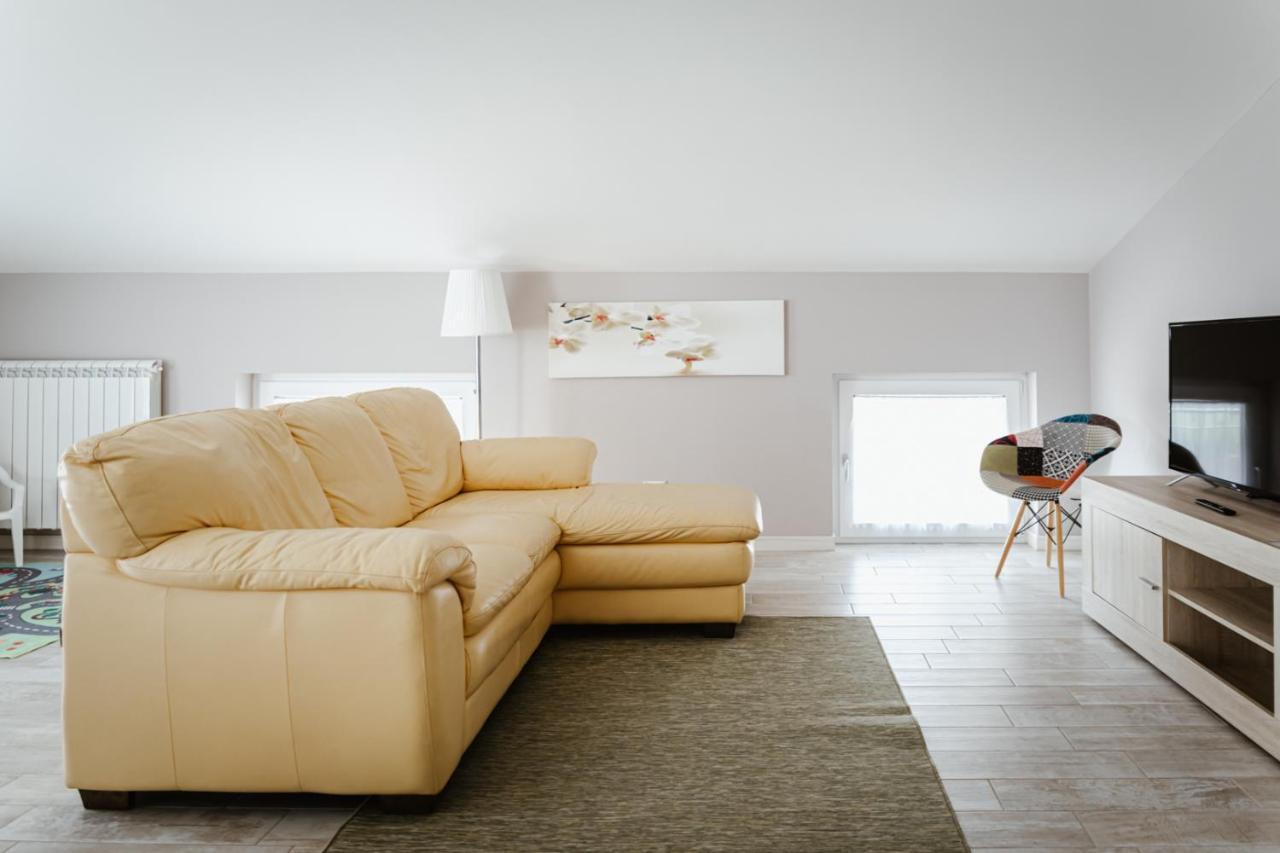Minerva Holiday Home مانربا ديل جاردا المظهر الخارجي الصورة