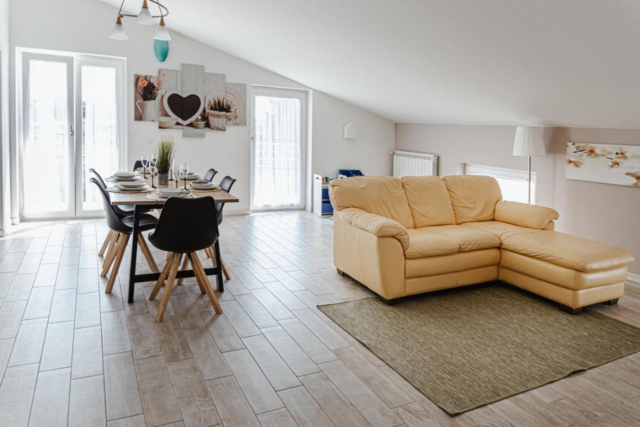 Minerva Holiday Home مانربا ديل جاردا المظهر الخارجي الصورة